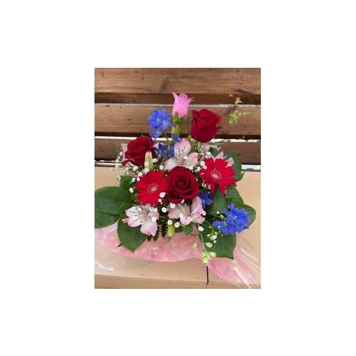 ふるさと納税 宮城県 美里町 バラをメインとした季節変わる生花アレンジメント（レッド系） レッド系