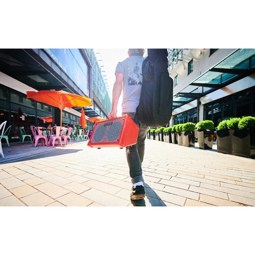 ふるさと納税 TV・オーディオ・カメラ 静岡県 浜松市  BOSS バッテリー駆動アンプ／CUBE STREET II（レッド） 配送不可：離島 No.5786-4918の画像