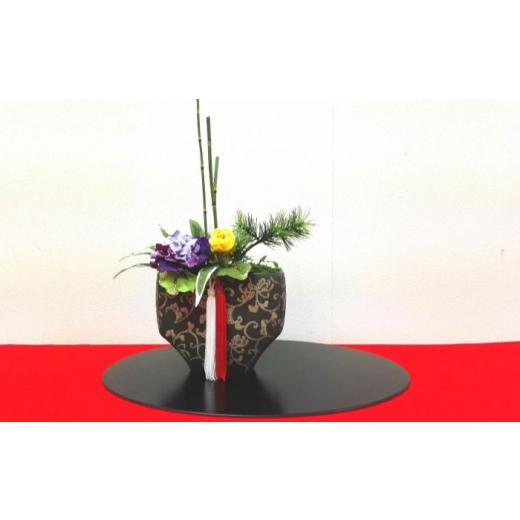 ふるさと納税 和装 高知県 高知市  縦長迎春花飾り 葉ぼたん　トレー・赤クロス付き　らんまん 花 雑貨 造花 インテリア お祝い ギフト 贈答 人気 送料無料 高…_1