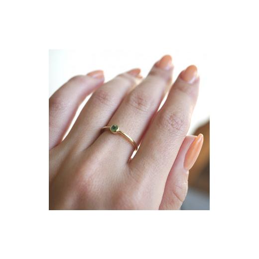 ふるさと納税 山梨県 甲府市 【サイズ：8号】【ジュエリー】K10 イエローゴールド エメラルド 一粒石 リング 指輪 保証書付 NR-1869