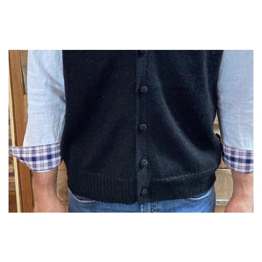 ふるさと納税 服 男 茨城県 水戸市  アルパカ専門店　T'IKA メンズベストVネック　黒　(アルパカ100％) アパレル 洋服 おしゃれ ベスト プレゼント 毛糸 …の画像