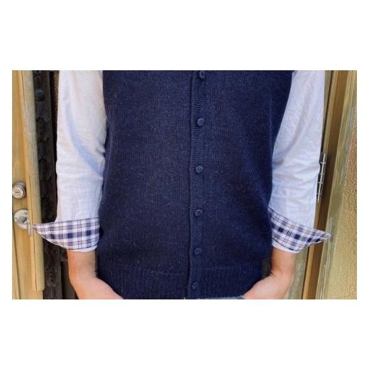 ふるさと納税 服 男 茨城県 水戸市  アルパカ専門店　T'IKA メンズベストVネック　黒・紺MIX　(アルパカ100％) アパレル 洋服 おしゃれ ベスト プレゼン…の画像