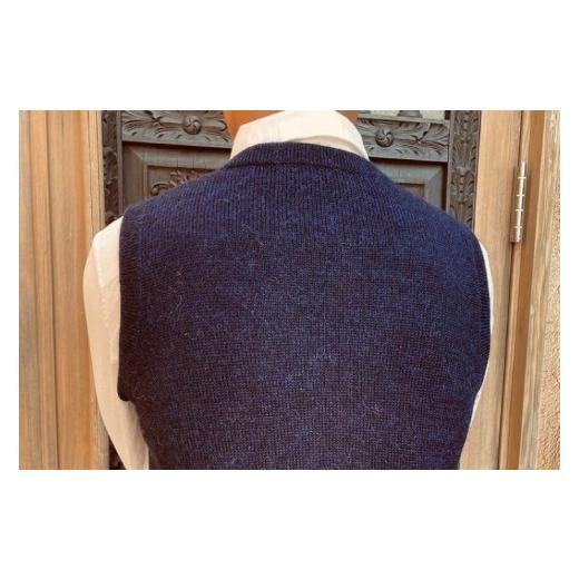 ふるさと納税 服 男 茨城県 水戸市  アルパカ専門店　T'IKA メンズベストVネック　黒・紺MIX　(アルパカ100％) アパレル 洋服 おしゃれ ベスト プレゼン…の画像