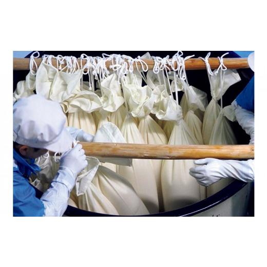 【通常品】 ふるさと納税 山形県 山形市 《数量限定》【山形の極み】蔵人秘蔵 純米大吟醸 雫取生原酒 720ml FY23-336 【NAN8192776049】(28860円)