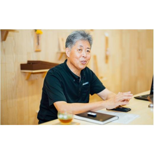 ふるさと納税 伝統技術 新潟県 加茂市 真鍮箔金屏風「金彩大鶴」（四尺二曲）《 W42×D1.5×H112（cm）》豪華な金地に縁起の良い「大鶴」を描いた一品 大湊文…の画像