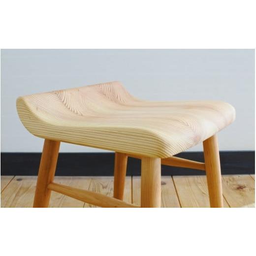 ふるさと納税 家具 インテリア・寝具・収納 和歌山県 田辺市 紀州スギのいすツール ／ 和歌山 田辺市 龍神村 紀州材 紀州杉 杉の木 スギ 桜 サクラ スツール …_2