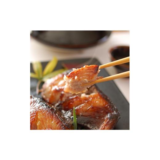 ふるさと納税 惣菜・レトルト 冷凍 福岡県 中間市  簡単ごはん 老舗辻鮮魚店の和洋中お惣菜(鰤西京8・エビフライ8・いかしゅうまい15) 001-0123_2