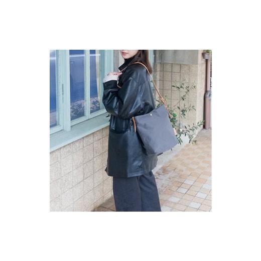 ふるさと納税 カバン ショルダーバッグ 兵庫県 豊岡市 豊岡鞄　TUTUMU Journey Ｓ（S2500　24-163）グレー グレーの画像