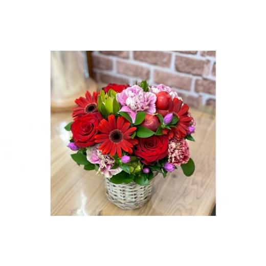 ふるさと納税 花・苗木 花束 茨城県 坂東市 （レッド系）Mサイズ 癒し生活 季節のおまかせフラワーアレンジメント ／ ギフト 記念日 お花 茨城県 No.486の画像