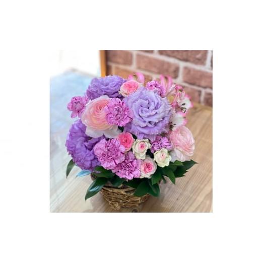 ふるさと納税 花・苗木 花束 茨城県 坂東市 （パープル系）Mサイズ 癒し生活 季節のおまかせフラワーアレンジメント ／ ギフト 記念日 お花 茨城県 No.487の画像