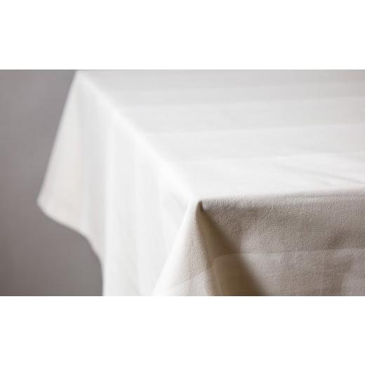 ふるさと納税 雑貨・日用品 福岡県 北九州市 無伴奏 白 &lt;KUMASHIMA&gt;テーブルクロス6人用(W120×H180cm) 無伴奏 白