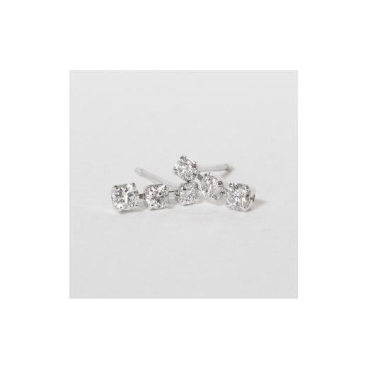 ふるさと納税 アクセサリー ピアス 山梨県 甲斐市 プラチナ 0.20ct グラデーションラインピアス PT850 プラチナ ダイヤモンド ピアス ダイヤ0.10ct×2 カラッ…の画像