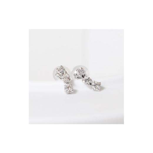 ふるさと納税 アクセサリー ピアス 山梨県 甲斐市 プラチナ 0.20ct グラデーションラインピアス PT850 プラチナ ダイヤモンド ピアス ダイヤ0.10ct×2 カラッ…の画像