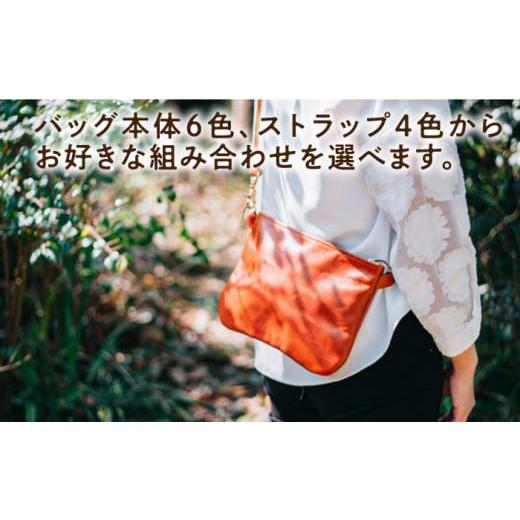 ふるさと納税 カバン ショルダーバッグ 福岡県 糸島市 本体：Red／ストラップ：Brown ライト ショルダー バッグ Sサイズ 18004 糸島市 ／ Duram Factory AJE0…