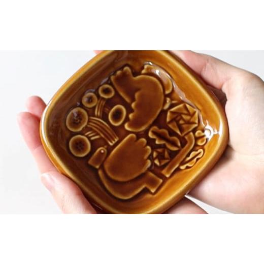 ふるさと納税 食器・グラス 小皿 岐阜県 瑞浪市  美濃焼 スクエアプレート ペアセット BIRDS' WORDS SQUARE PLATE 105 トープグレー × アンバーブラウン…の画像