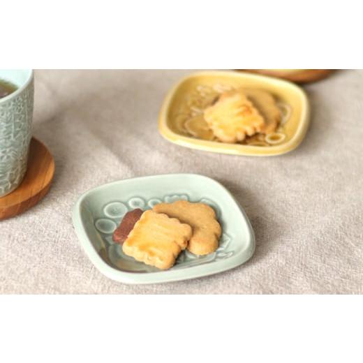 ふるさと納税 食器・グラス 小皿 岐阜県 瑞浪市  美濃焼 スクエアプレート ペアセット BIRDS' WORDS SQUARE PLATE 105 イエローオーカー × サックスブル…の画像