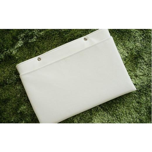 ふるさと納税 小物 千葉県 野田市 No.252-01 PVCレザーパソコンケース(クラッチバッグ)「match」11インチ用(ホワイト) / 雑貨 日用品 入れ物 千葉県 11イ…
