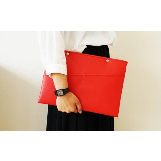 ふるさと納税 小物 千葉県 野田市 PVCレザーパソコンケース(クラッチバッグ)「match」11インチ用(レッド) / 雑貨 日用品 入れ物 千葉県 No.252-11 11イン…