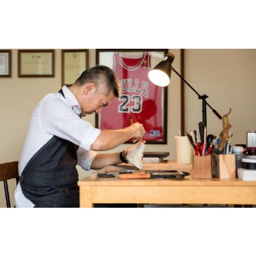 ふるさと納税 小物 沖縄県 名護市 靴職人が作るオーダーメイド革ベルト（赤）還暦祝いにも 靴工房カステッリーノ 革 ベルト オーダーメイド 工房 靴職人 靴 ハ…の画像