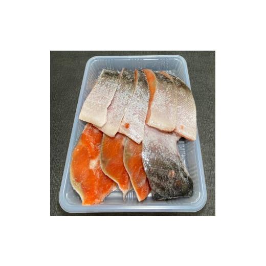 ふるさと納税 北海道 釧路市 厚切り紅鮭一尾 9切れ＆ホタテ400g×1 セット 旨味抜群！！ 甘塩紅鮭1尾 切り身 鮭 サケ さけ 切身 冷凍 甘塩 魚 貝 ほたて 帆立 …｜furusatochoice｜03