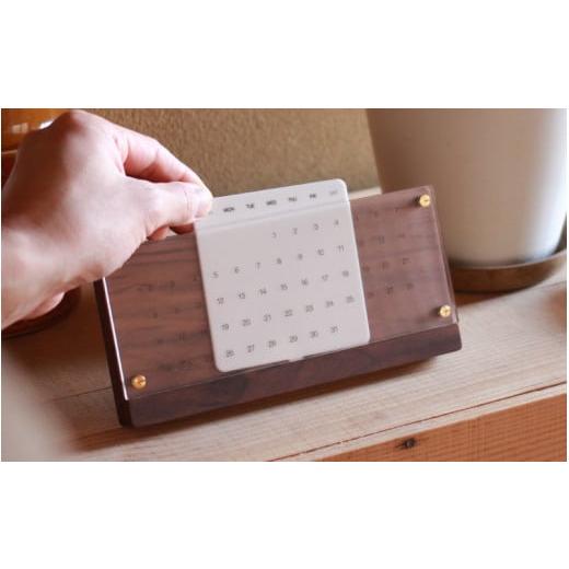 ふるさと納税 文房具・玩具 福井県 鯖江市 Hacoa 木の経年変化を楽しむ卓上万年カレンダー ウォールナット 「Desk Calendar Eternal」 C-06101b /万年カレン…