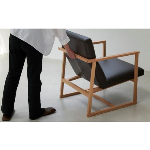 ふるさと納税 調度品 広島県 福山市 居敷き MS124（ともし火赤銅色）LEVE （レーベ）待ち合い室女性議長 自然的なめし革製 居敷き イス 女性議長 調度品 調度品 一般受け…