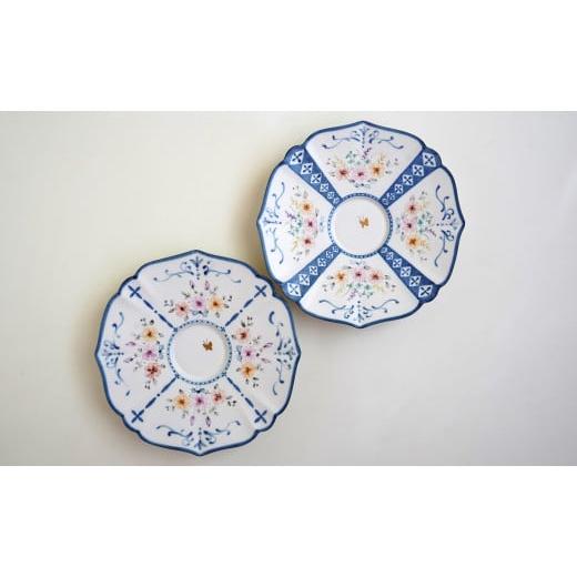 ふるさと納税 食器・グラス ティーカップ 佐賀県 有田町 花束と蝶のカップ＆ソーサー(A)(B)ペア 2セット 矢田 久美子 手作り キュート 白磁 洋食器 限定数 A12…の画像