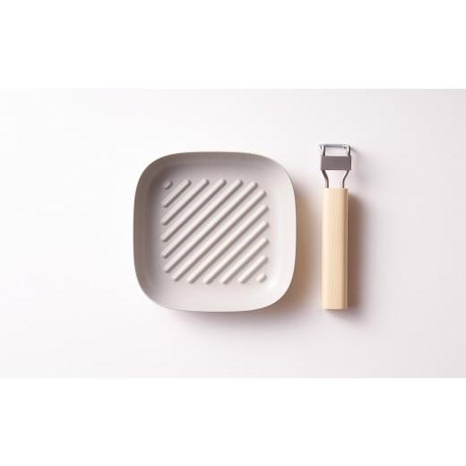 ふるさと納税 食器・グラス 皿 兵庫県 朝来市 CoCast CoYaKi plate 取っ手セット 直火・オーブン調理できる 耐熱皿 カーキ 取っ手がとれる 四角17cm くすみカ…