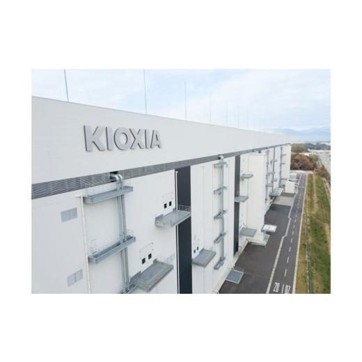 ふるさと納税 パソコン・周辺機器 三重県 四日市市  グッドデザイン賞受賞 キオクシア (KIOXIA) 外付けSSD EXCERIA PLUS G2 ポータブル2TB パスワード保護 持…の画像
