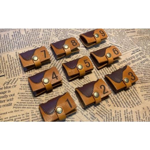 ふるさと納税 雑貨・日用品 滋賀県 栗東市 鞍型 コードホルダー (No.1) 本革 レザー 革小物 栗東市 / 株式会社ブルズエフ BIAU536 No.1