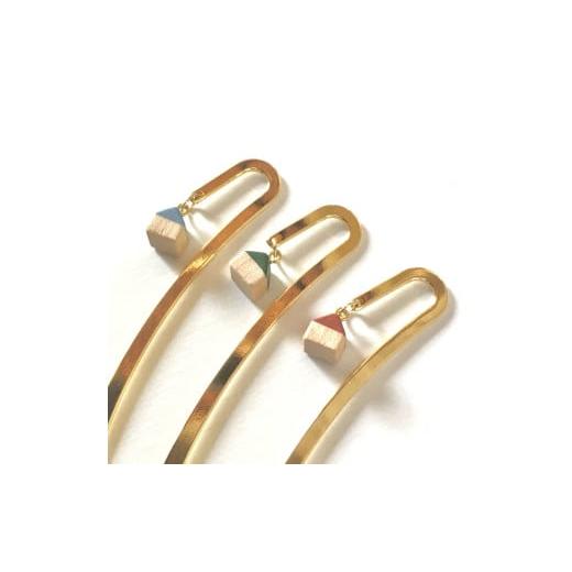 ふるさと納税 雑貨・日用品 北海道 北広島市 おうちのしおり 赤 チャーム ブックマーカー 手作り お取り寄せ 赤