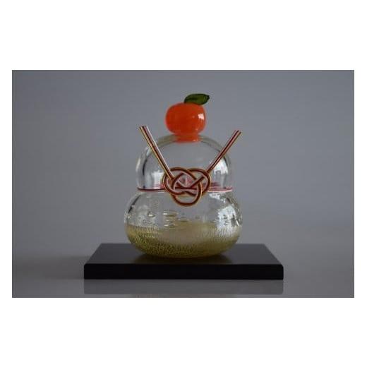 ふるさと納税 陶磁器・漆器・ガラス 神奈川県 小田原市 ガラスの鏡餅(黒台付き）銀箔使用 Mサイズ 鏡餅 吹きガラス工房 ガラス お正月 鏡餅約10m×約8cm 黒台1…の画像