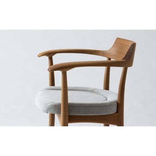 ふるさと納税 家具 岐阜県 高山市  飛騨の家具 HIDA クレセント アームチェア（張り座）ホワイトオーク|家具 イス チェア 椅子 いす ダイニング 人気 おすす…の画像