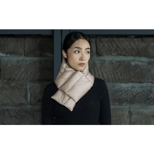 ふるさと納税 小物 ストール・マフラー 北海道 小樽市 UNISEX 北海道ダウン ： RETAR NUY ／ レタールヌイ ［KOKARI ／ コカリ］ DOWN MUFFLER ［LATTE］ 202…_1