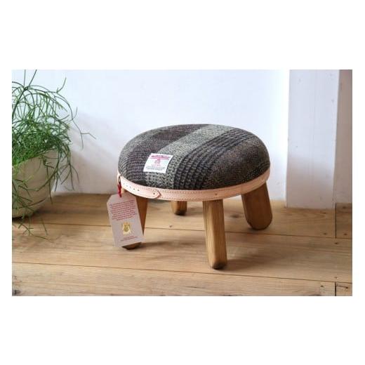 ふるさと納税 木工品・竹工品 和歌山県 有田川町 まぁるいスツール ブラウンチェック 子供 椅子イスキッズ HARRIS TWEED（ハリスツイード） ブラウンチェックの画像