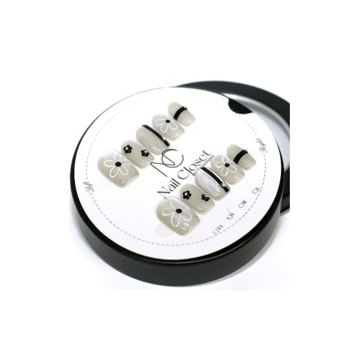 ふるさと納税 アクセサリー 埼玉県 さいたま市 ネイルチップ ミディアム 夜咲 Lサイズ Antellijan大宮ネイルサロンのハンドメイド M6-L