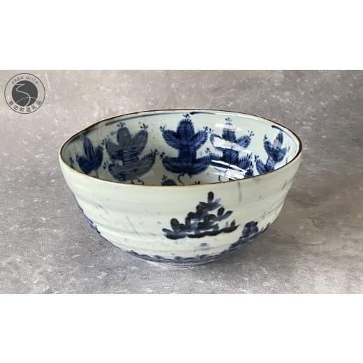 ふるさと納税 食器・グラス 皿 佐賀県 有田町 有田焼 福泉窯 手描き 一点物 ろくろ 染付根付松絵地紋十草一方押深鉢 渕上陶磁器 / FUCHIGAMI TOJIKI 一点物 …