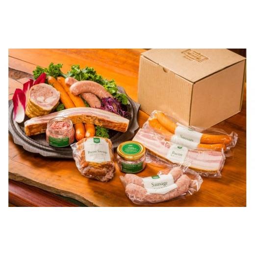 ふるさと納税 惣菜・レトルト 冷凍 栃木県 日光市 明治の館 特製 グルメセット 5種(ソーセージ3種、ベーコン、コンビーフ) | ソーセージ ベーコン 惣菜 食…