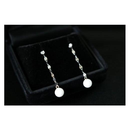 ふるさと納税 アクセサリー ピアス 高知県 室戸市 白珊瑚とダイヤのぶら下がりピアス | アクセサリー ピアス ジュエリー 珊瑚 赤珊瑚 宝石 サンゴ プレゼント …