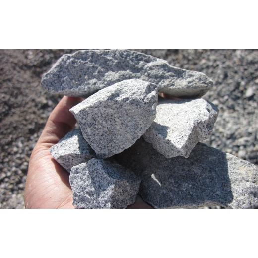 ふるさと納税 雑貨・日用品 兵庫県 洲本市 庵治玉石5分（13〜18mm） 20kg袋 庭石 砂利 石材 ガーデニング DIY 兵庫県 洲本市 淡路島 No.5395-0066の画像