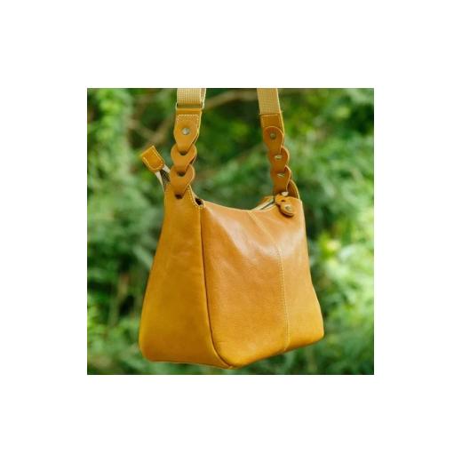 ふるさと納税 カバン ショルダーバッグ 奈良県 奈良市 『本革osampoショルダーバッグ』 キャメル 1つ 日本製 本革 レザー ヌメ革 おしゃれ シンプル 軽量 軽い…の画像