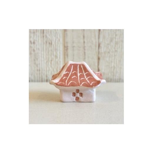 ふるさと納税 雑貨・日用品 沖縄県 与那原町 やちむん・焼き物 ミンサー柄入り陶器 赤瓦屋根オブジェ 1704275