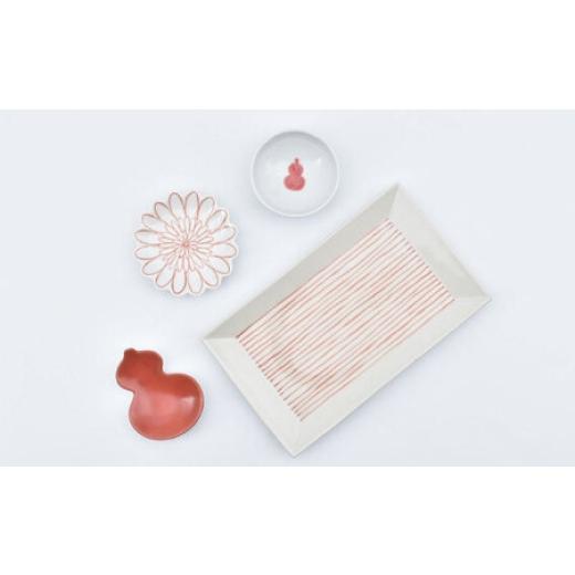 ふるさと納税 陶磁器・漆器・ガラス 佐賀県 -  有田焼 赤連子長角皿＆小物セット 赤シリーズ／ 食器 ／ 佐賀県 ／ 株式会社まるぶん 41APCD067の画像