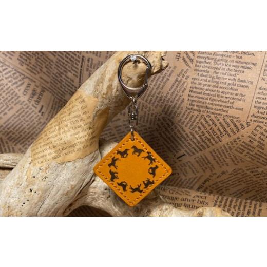 ふるさと納税 雑貨・日用品 滋賀県 栗東市 馬九いくキーホルダー / 競馬 馬 本革 牛革 革小物 レザー ファッション 小物 ハンドメイド キーホルダー グッズ …