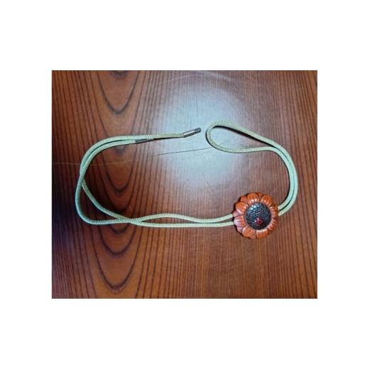 ふるさと納税 木工品・竹工品 神奈川県 逗子市 鎌倉彫 ループタイ 漆塗り 伝統工芸品 アクセサリー ネクタイ 贈り物 ギフト プレゼント お祝い 漆 彫刻 花柄 …