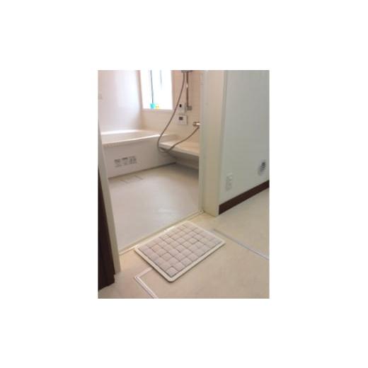 ふるさと納税 雑貨・日用品 大阪府 茨木市 珪藻土タイルバスマット ホワイトS 1245799
