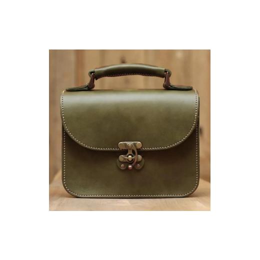 ふるさと納税 カバン ショルダーバッグ 奈良県 奈良市 バッグ 2way グリーン 蝶モチーフ ヌメ革 バッグ 鞄 かばん カバン レディース メンズ おでかけ おしゃ…