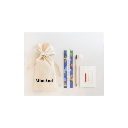 ふるさと納税 雑貨・日用品 青森県 青森市 ホタテ印の歯ブラシ&amp;トイロ AKANE(紅色)セット (オリジナル巾着 包装入) 1718258