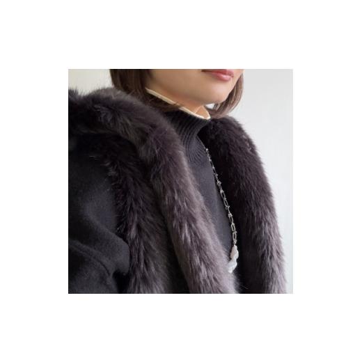 ふるさと納税 服 和歌山県 橋本市 OKADA TEXTILE フード付きエコファーベスト チャコールグレー 1718323の画像