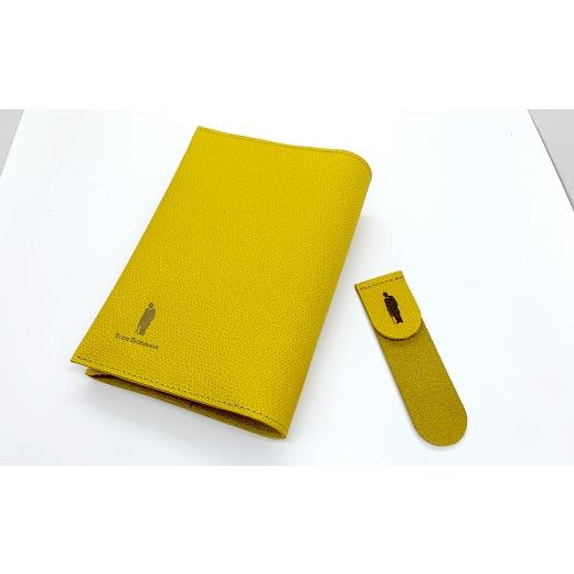 ふるさと納税 雑貨・日用品 東京都 北区 渋沢栄一翁 レザーブックカバー &amp; しおり セット ( イエロー ) ブックカバー 栞 レザー 文庫サイズ シンプル デ…